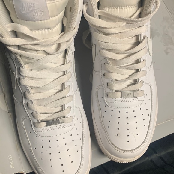 High Top Air Force 1 - Picture 1 of 5